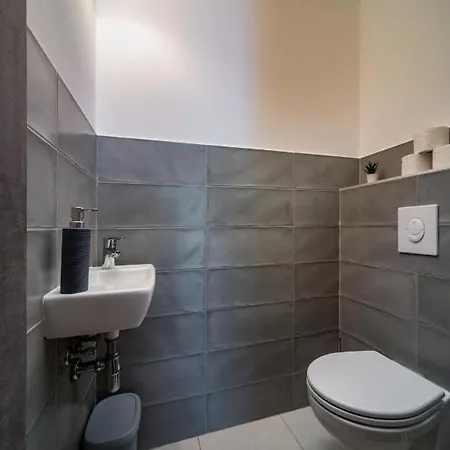 Appartement Grace Pine 2 *