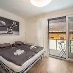 Grace Pine 2 * Budapest
