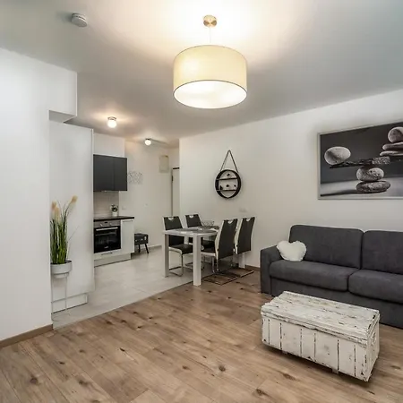Apartment Grace Pine 2 Budapest